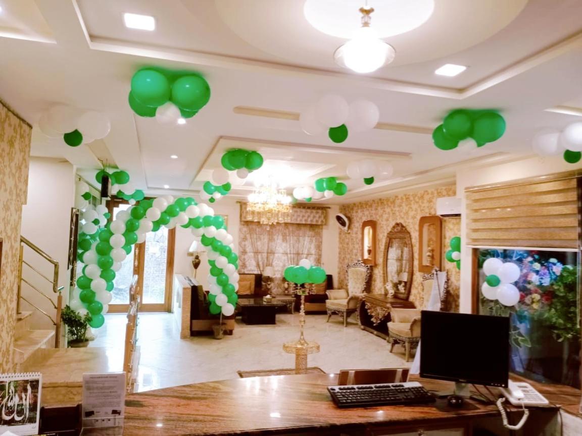 Hotel S.R. Lounge Multan Ngoại thất bức ảnh