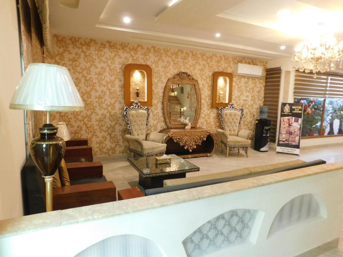 Hotel S.R. Lounge Multan Ngoại thất bức ảnh