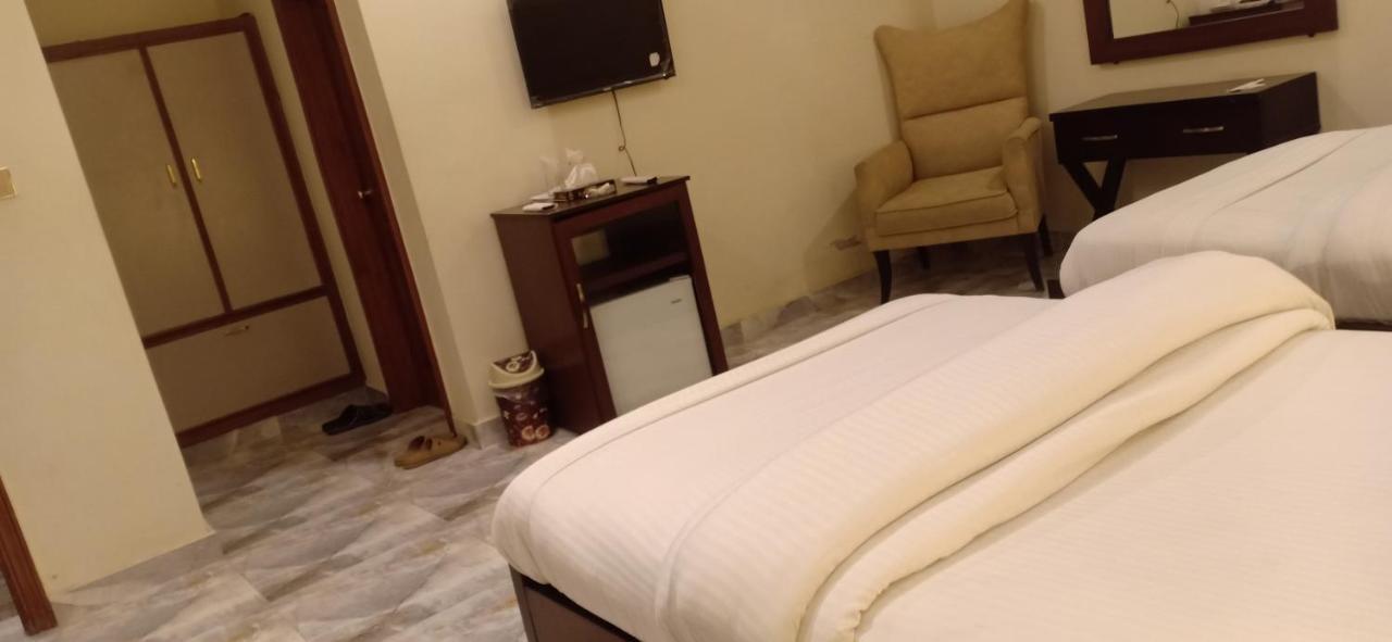 Hotel S.R. Lounge Multan Ngoại thất bức ảnh
