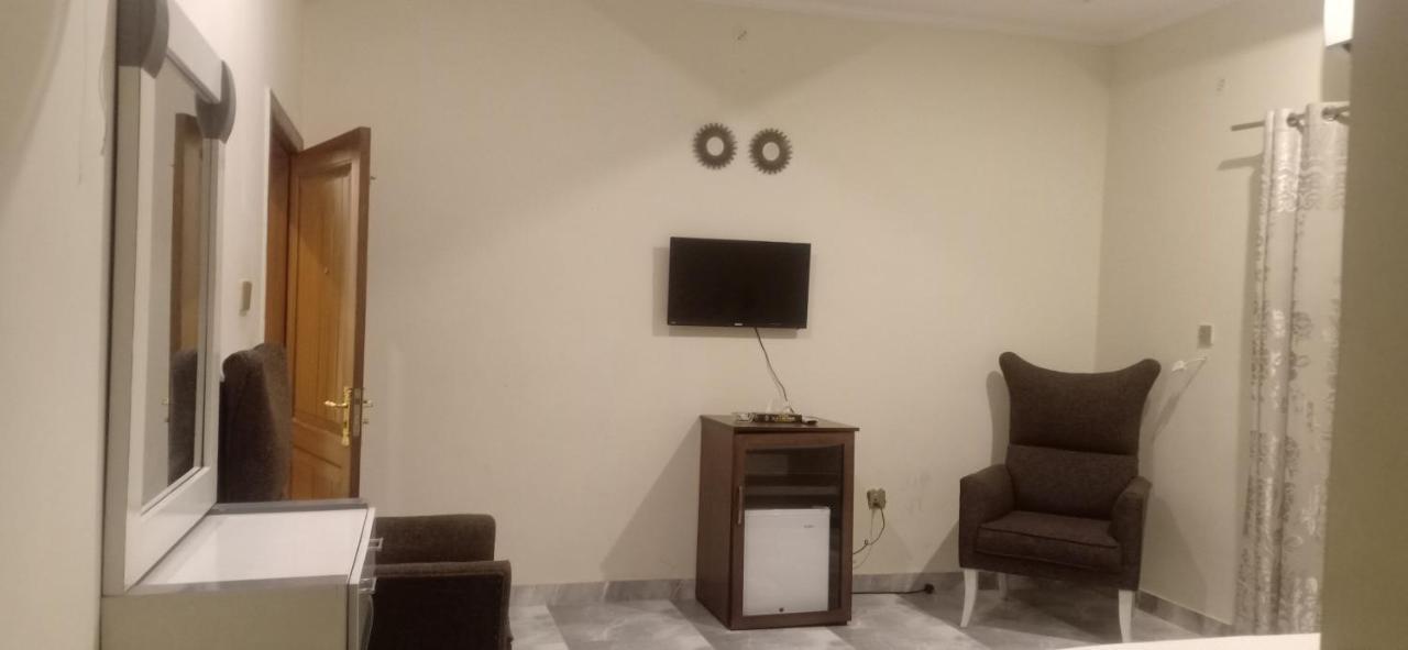 Hotel S.R. Lounge Multan Ngoại thất bức ảnh