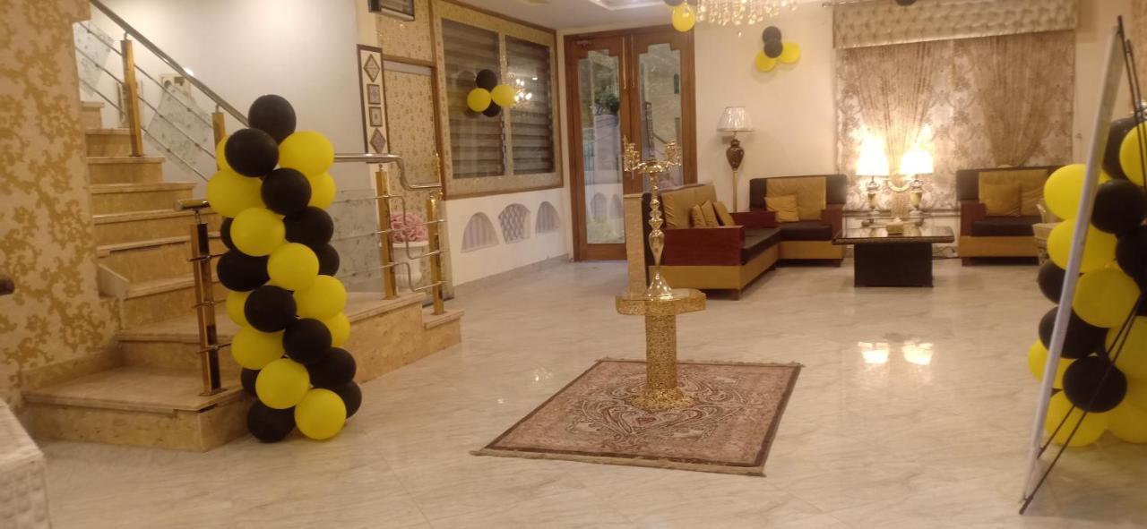 Hotel S.R. Lounge Multan Ngoại thất bức ảnh