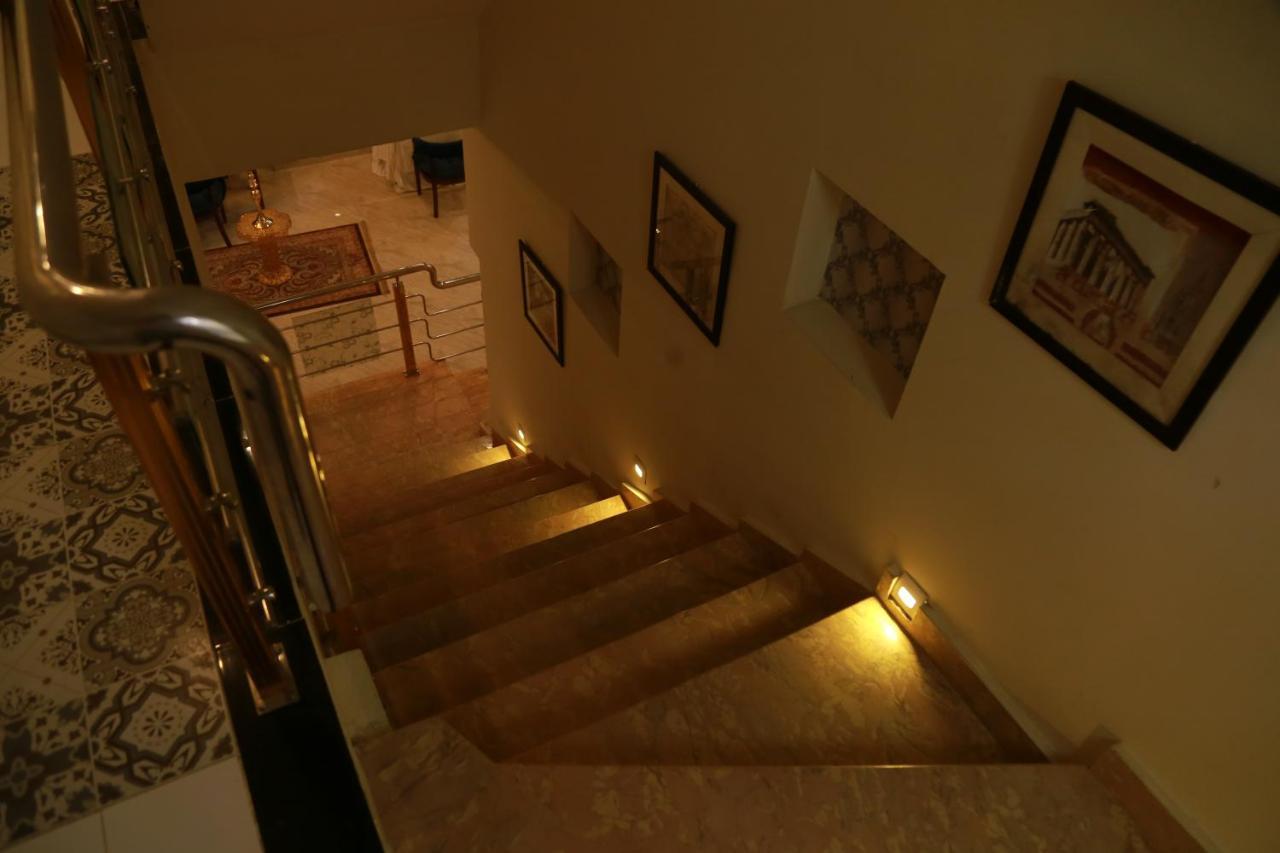 Hotel S.R. Lounge Multan Ngoại thất bức ảnh