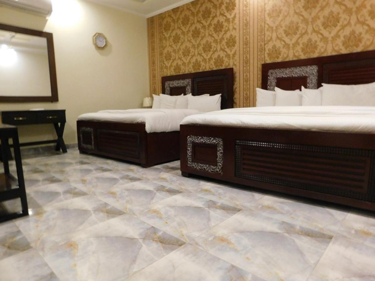 Hotel S.R. Lounge Multan Ngoại thất bức ảnh